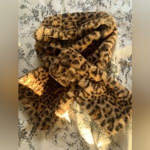 Like new faux fur wrap/ scarf